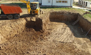 Рытье котлованов под фундамент в Владикавказе – цена от 2597 руб. за м3 | 2Землекопа-Вкз