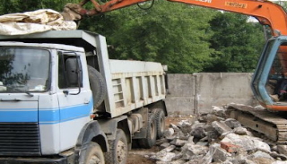 Вывоз строительного мусора с участка в Владикавказе недорого от 1558 руб. | 2Землекопа-Вкз